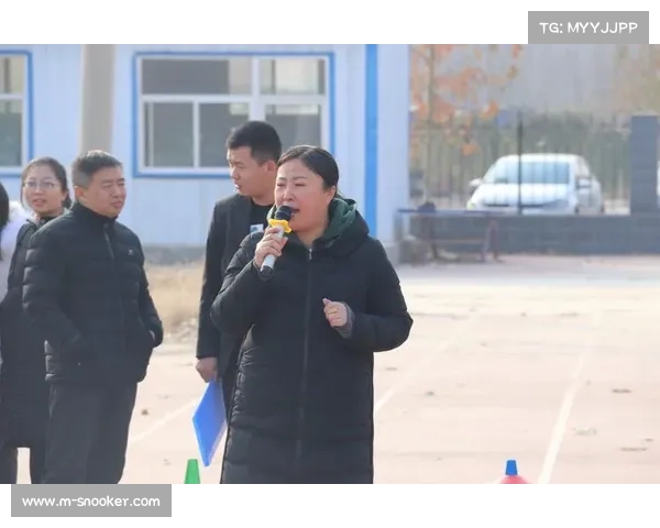 美人鱼运动风靡老年社区 银发族逐浪健身展现活力新风尚 美人鱼运动风靡老年社区 银发族逐浪健身展现活力新风尚